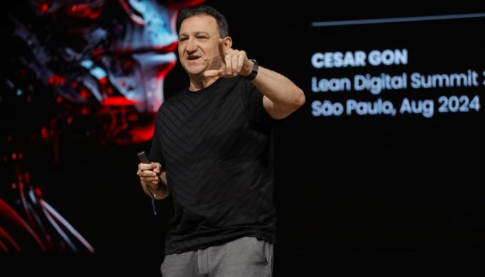 Cesar-Gon-fundador-da-CI-T-fazendo-palestra-no-evento-anterior-de-2024.-Credito-Lean-Institute-Brasil--LIB-.