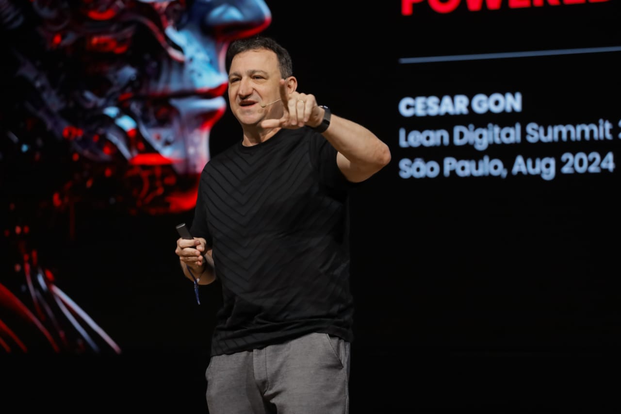 Cesar-Gon-fundador-da-CI-T-fazendo-palestra-no-evento-anterior-de-2024.-Credito-Lean-Institute-Brasil--LIB-.
